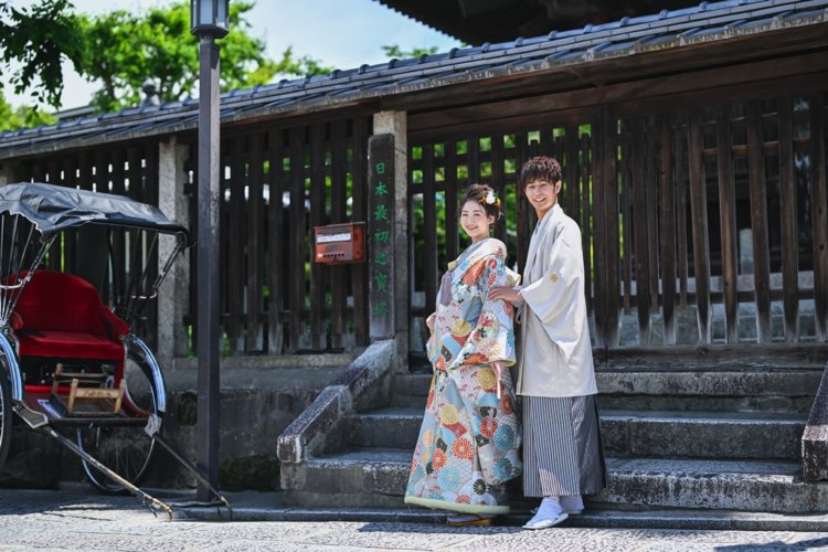 二寧坂と新郎新婦