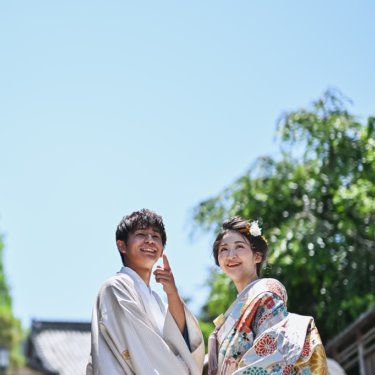 京都の街で明るい前撮り