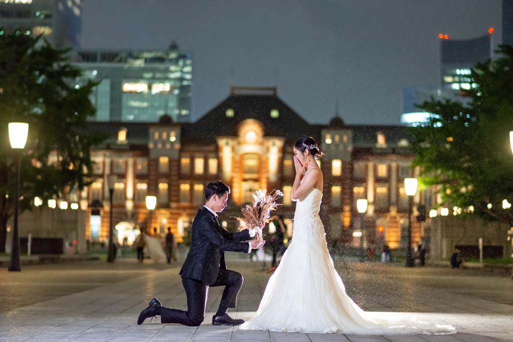 東京駅でプロポーズ