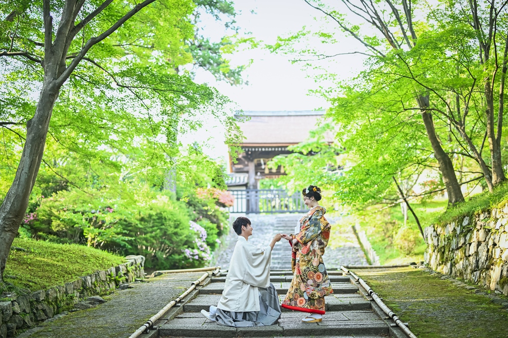 勅使坂の階段でプロポーズショット