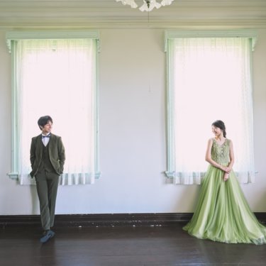 あたたかな日差しの差し込む窓辺で2ショット！