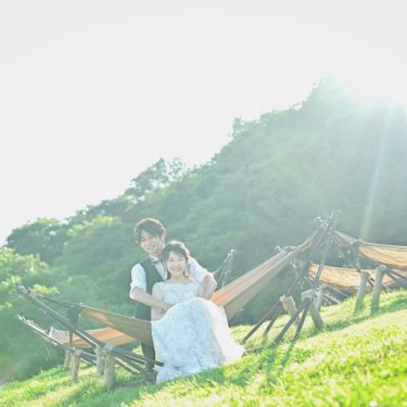 園内に置かれたハンモックに寄りかかって♪リラックス！