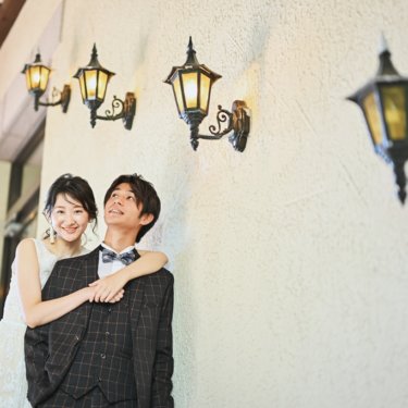 おしゃれな街灯の下で、優雅なフォトウェディング♪