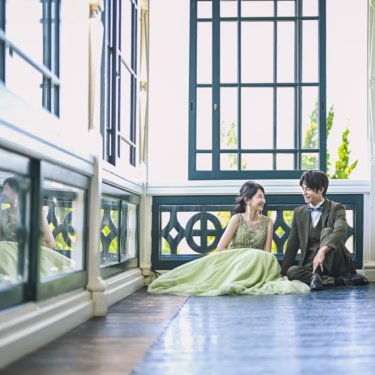 腰掛けるだけでも、オシャレな写真に変身！