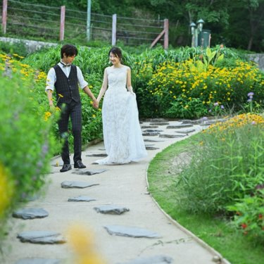 舗装された道も多く、撮影も安心！