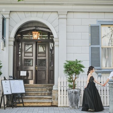 おしゃれなレストランの前を通って♪