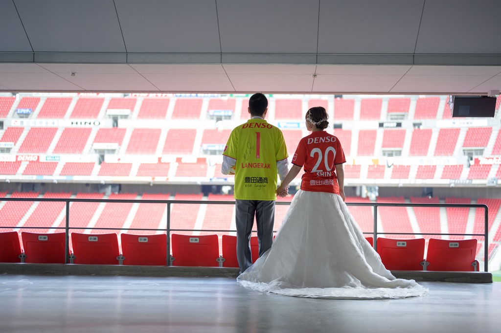 サッカー場で前撮り