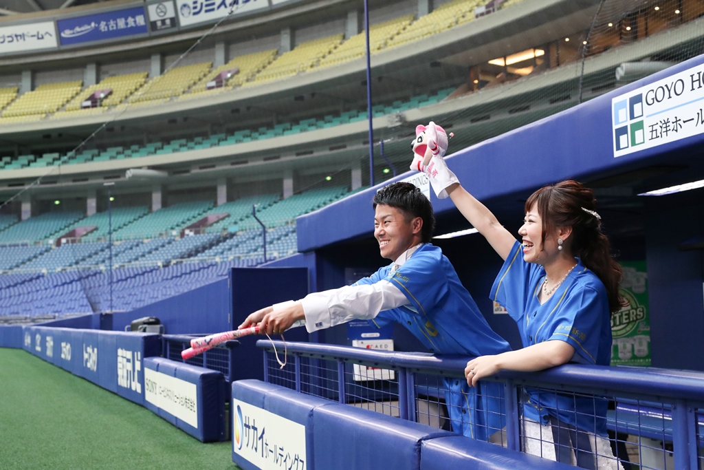 野球場で前撮り