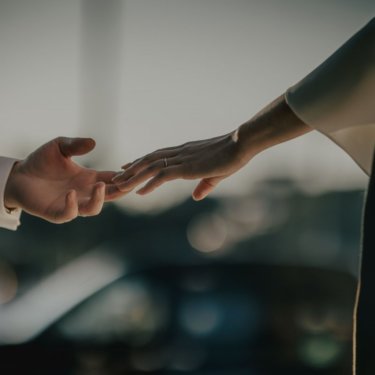 新郎新婦の手元の写真