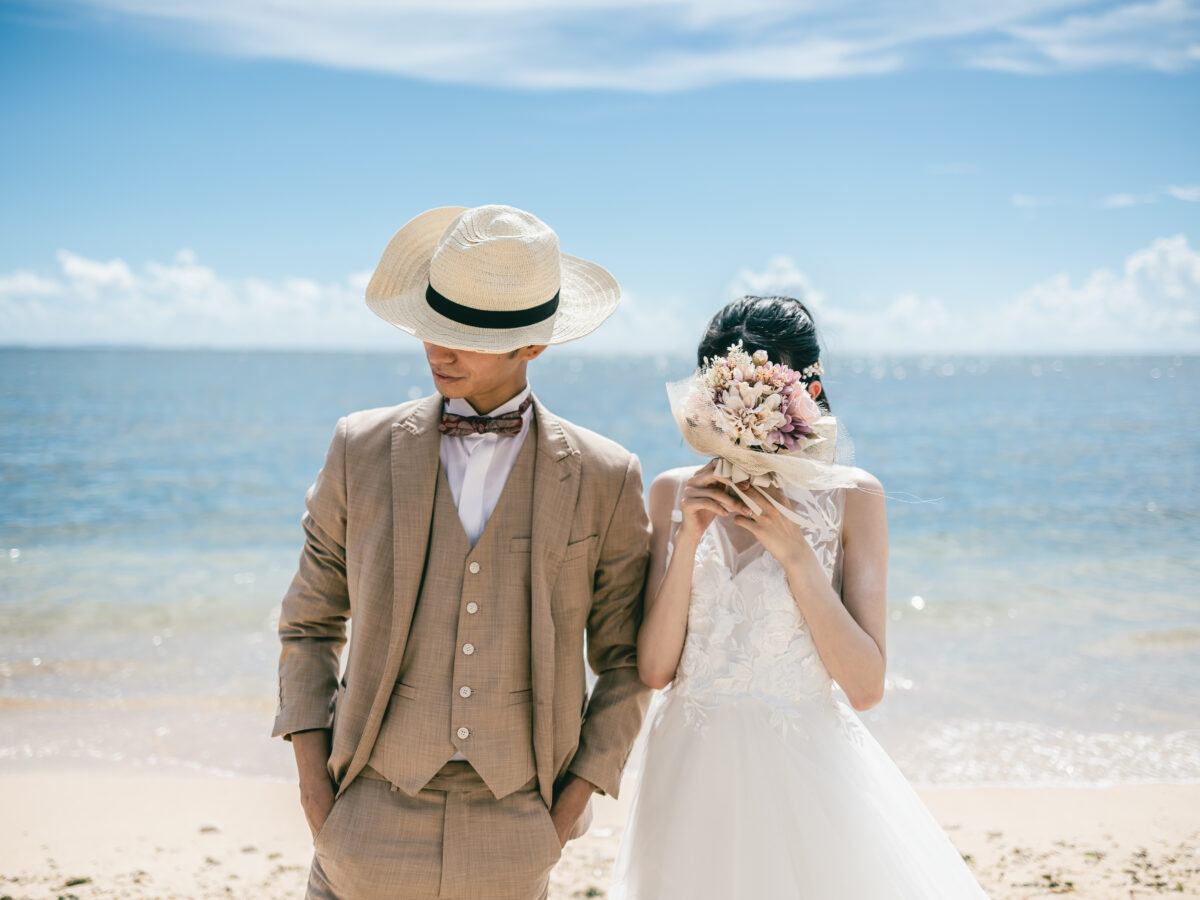 沖縄の海と空のフォトウェデイング