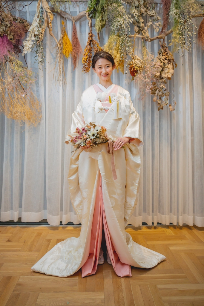 淡いピンク色の色掛下