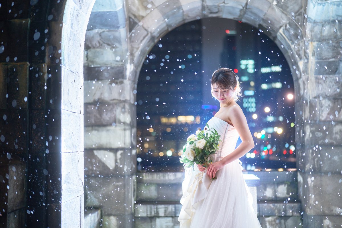 雨の中美しく輝く和田倉門で