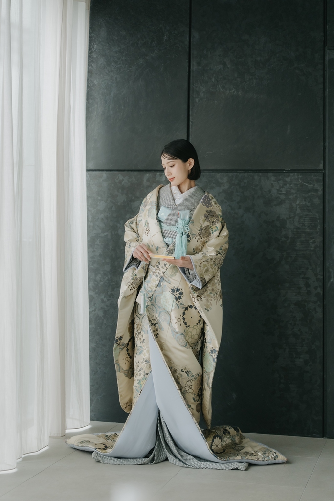 新作色打掛を着た花嫁