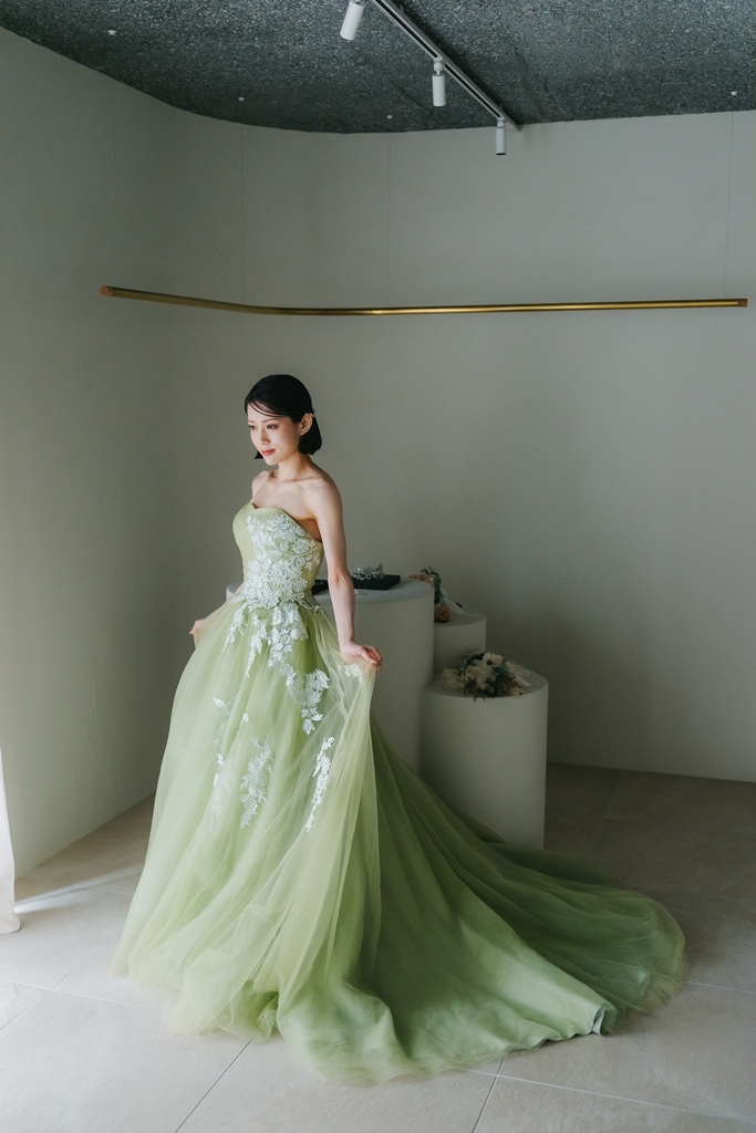 表参道のスタジオで撮ったカラードレスフォト