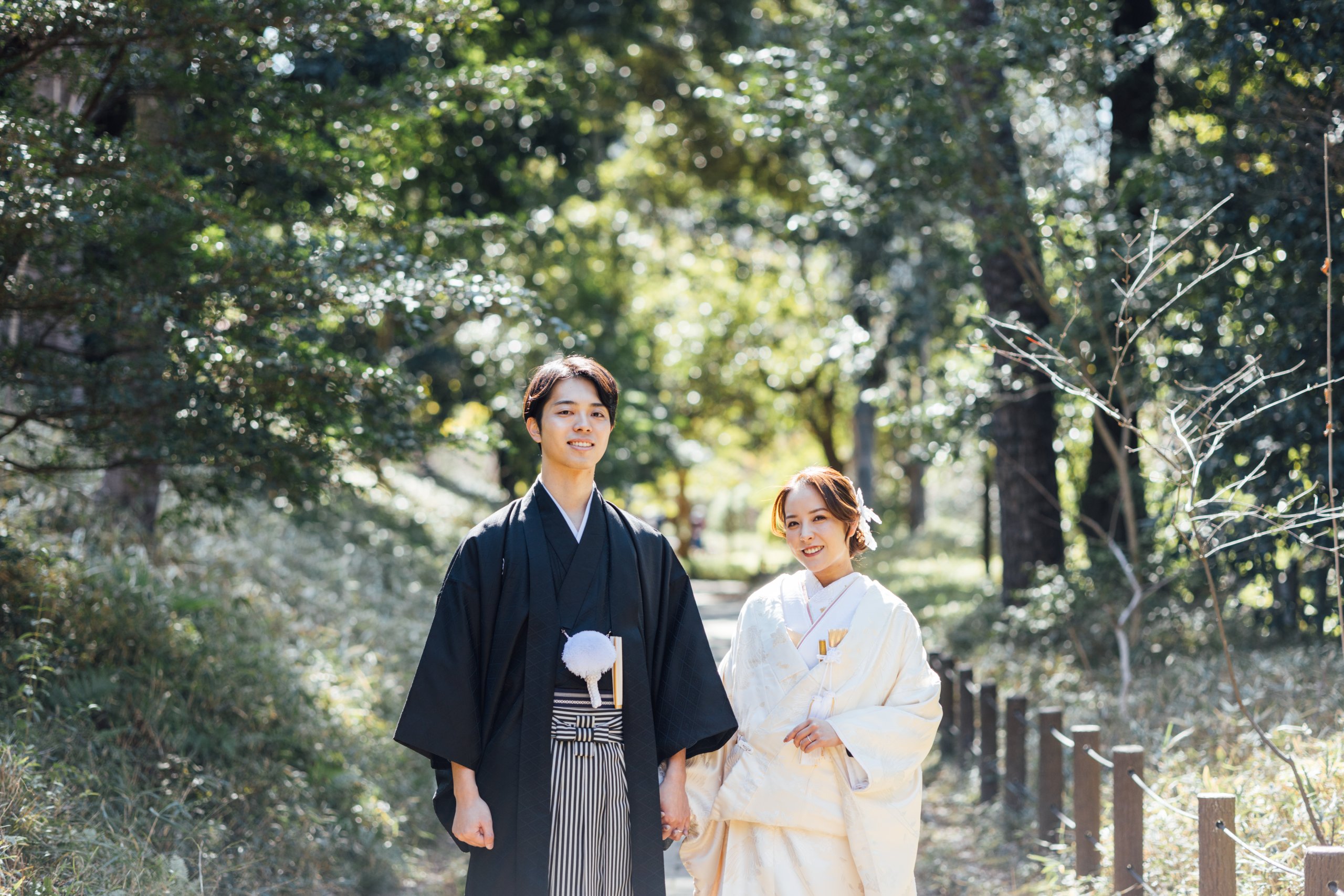 白無垢と紋付を着た夫婦の結婚写真