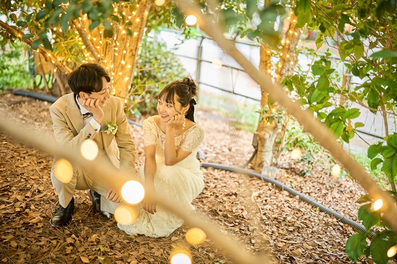 お台場海浜公園での2着撮り前撮り、ウェディングドレスと色打掛を着用した異なる世界観の写真の比較