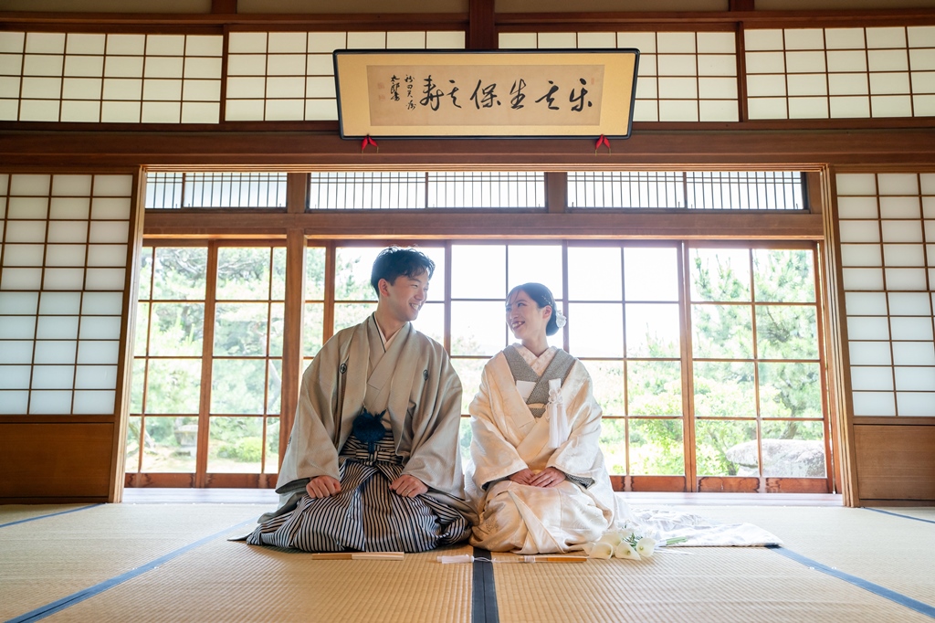 温山荘苑で撮った正座のポーズ